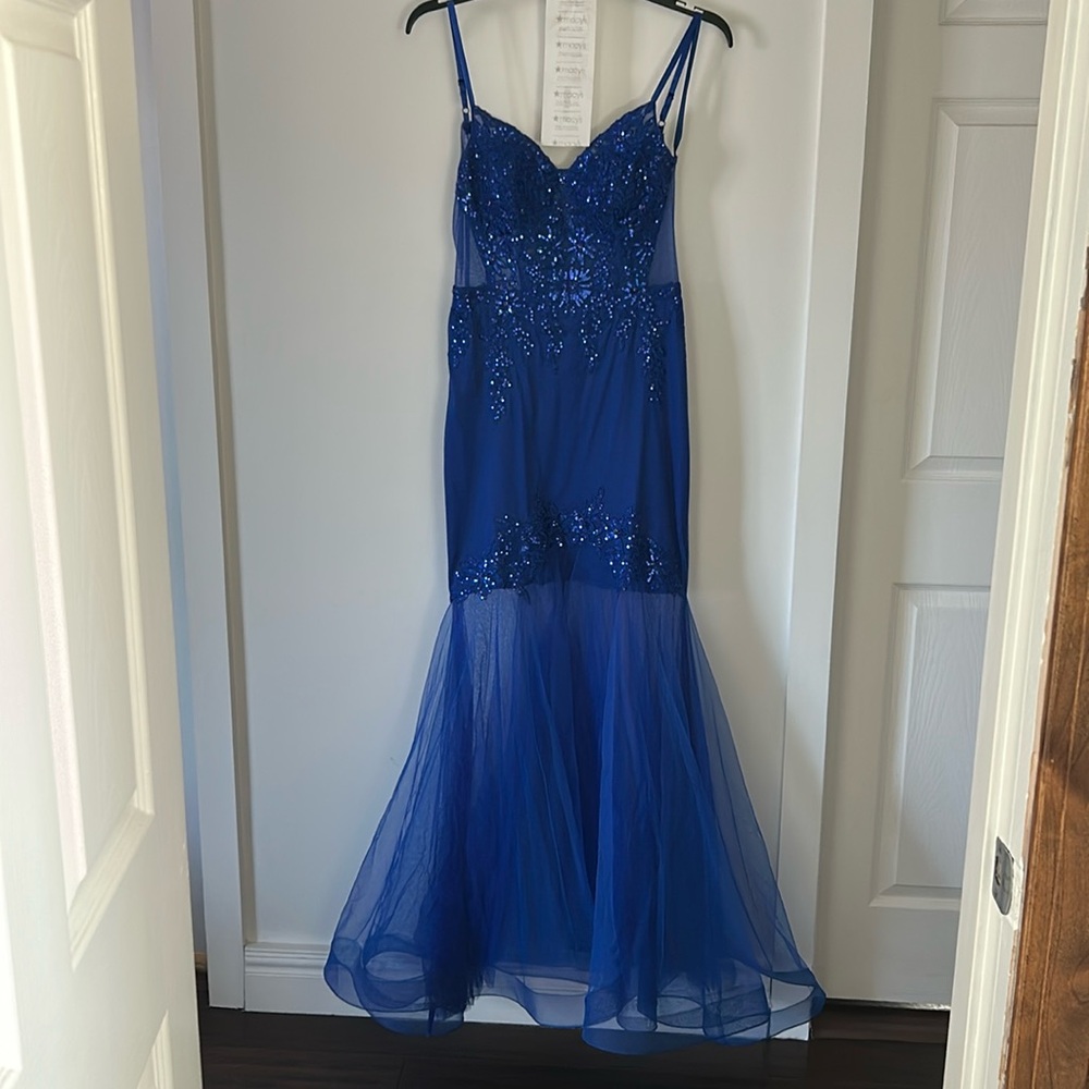Juniors' Lace-Up Sequined Embroidered Tulle Prom Dress